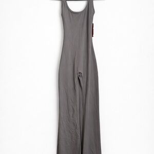 Vert Vie Gray Cut-Out Ruched Maxi Dress – Size S